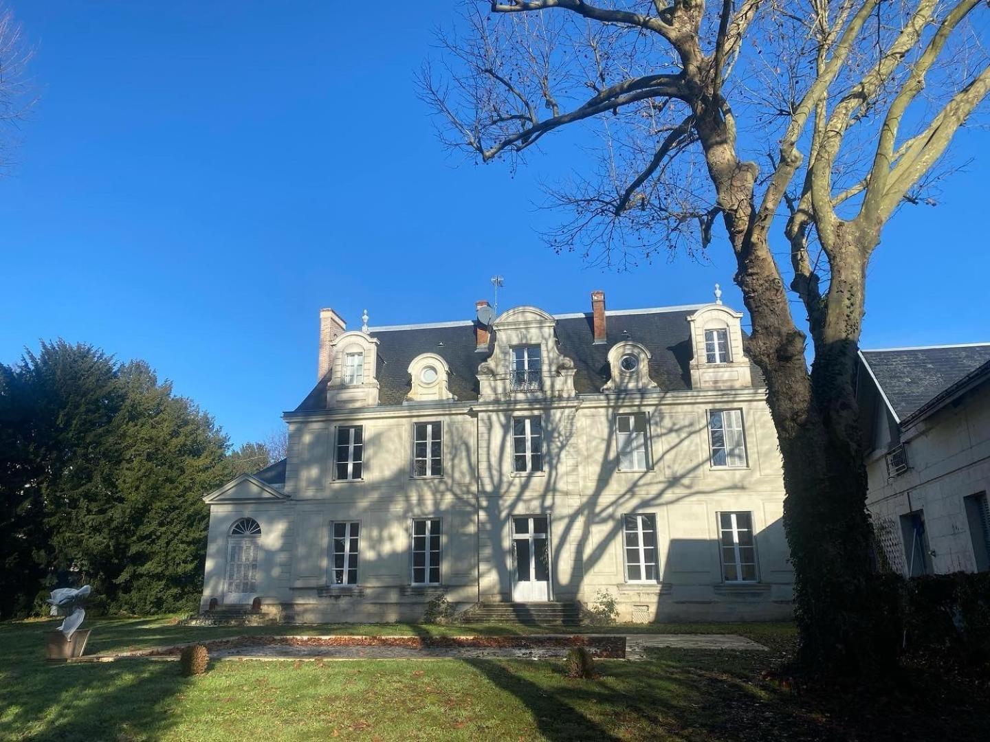 La Grande Carree Bed & Breakfast Saint Cyr sur Loire Bagian luar foto